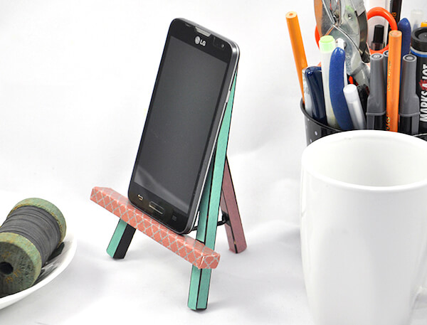 diy phone stand for desk 