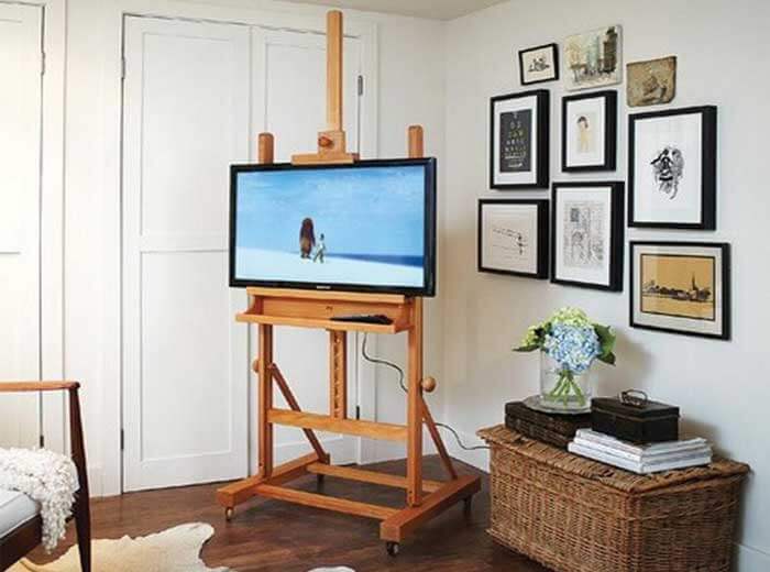 41-DIY-Easel-Simple-TV-Stand-on-Wheels-showyourvote