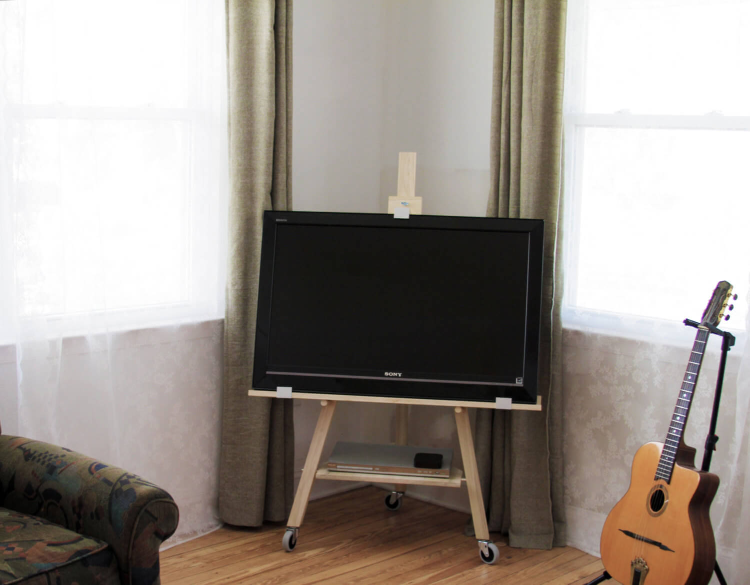 corner-easel-tv-stand-with-undershlef-for-home-furniture-idea-small-display-easel-stand-easel-picture-stand-floor-mirror-easel-stand-tripod-easel-stand-easel-tv-stand-standing-easels-tv-stand-easel-ea