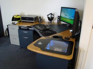 custom-computer-desk-ideas-awesome-furnitures-gaming-google-search-man-cave-game-room-1024x768
