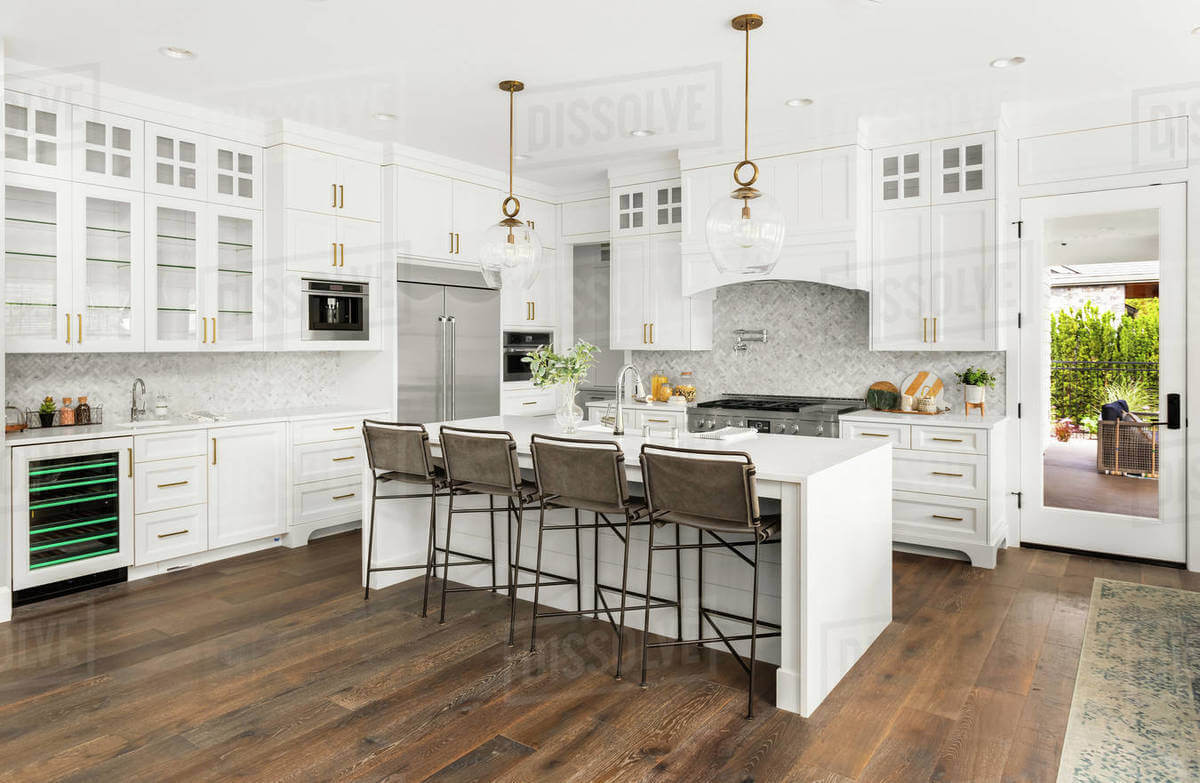 Beautiful Luxury White Kitchen