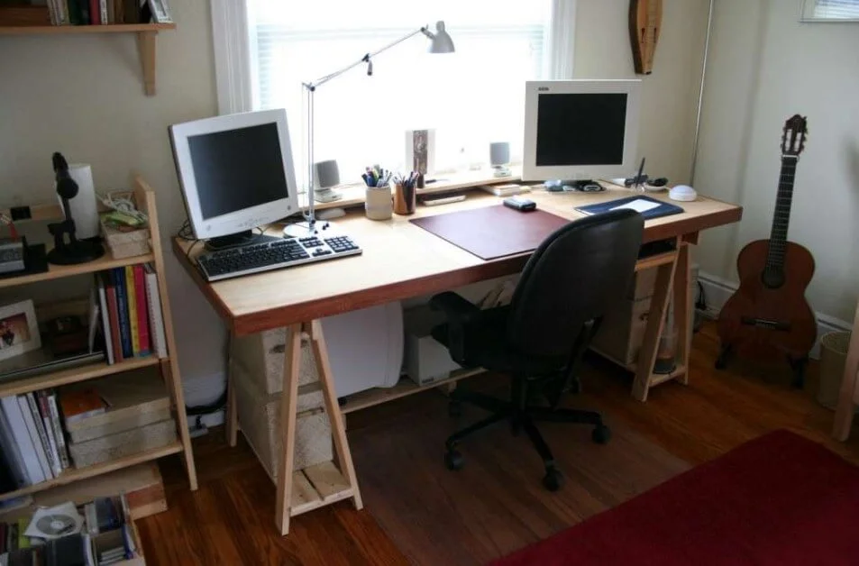 DIY-cheap-computer-desk