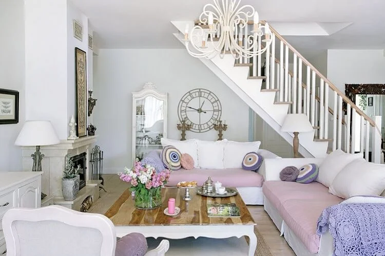 Vintage Shabby Chic furniture